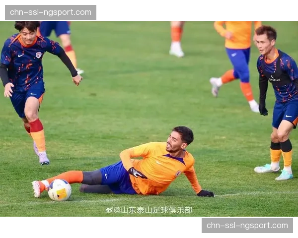 山东泰山抵达韩国进行最后阶段季前拉练，备战亚冠淘汰赛